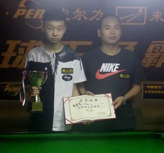 成千上万的 成千上万的