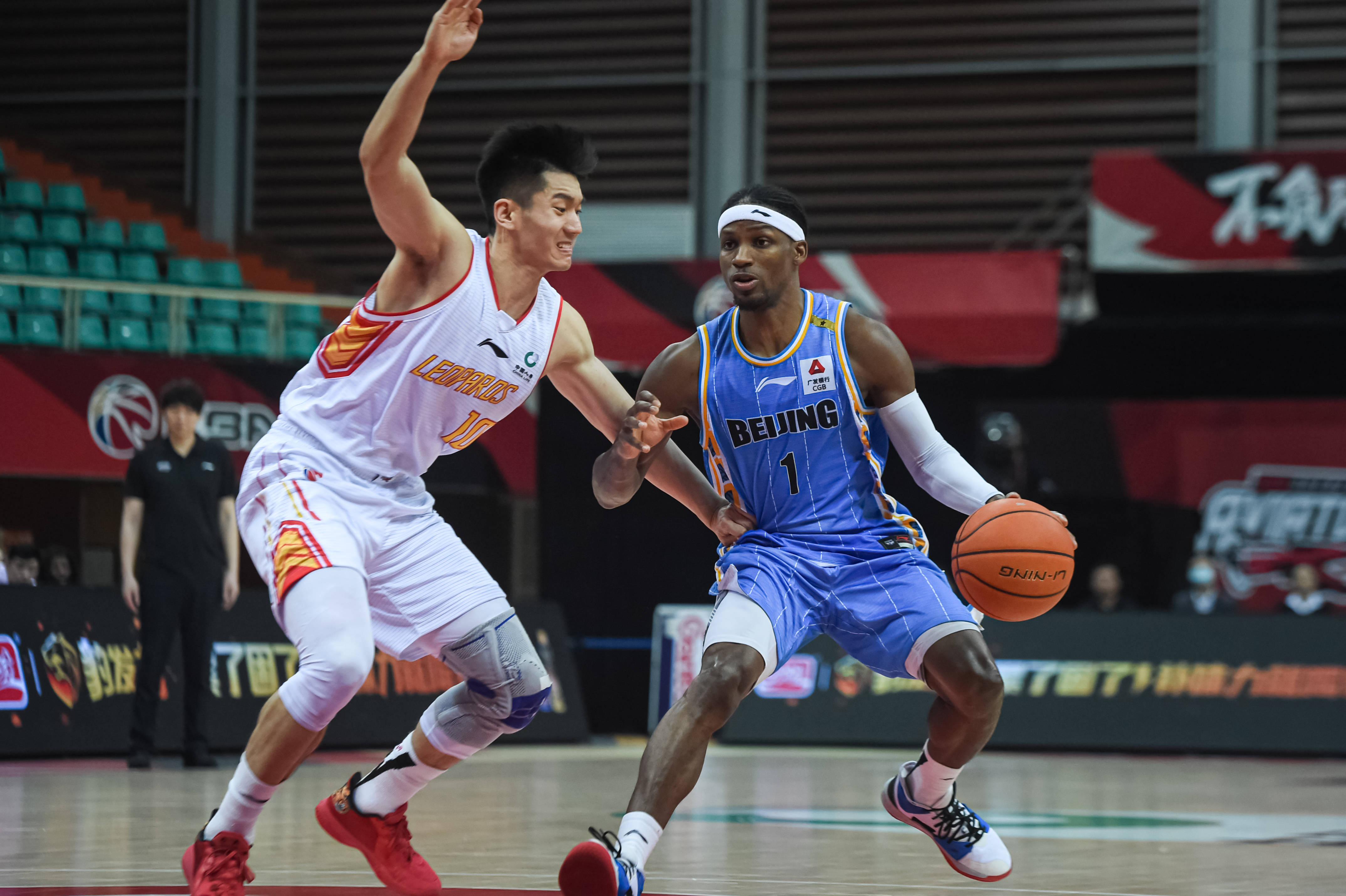 容和激发球 容和激发球