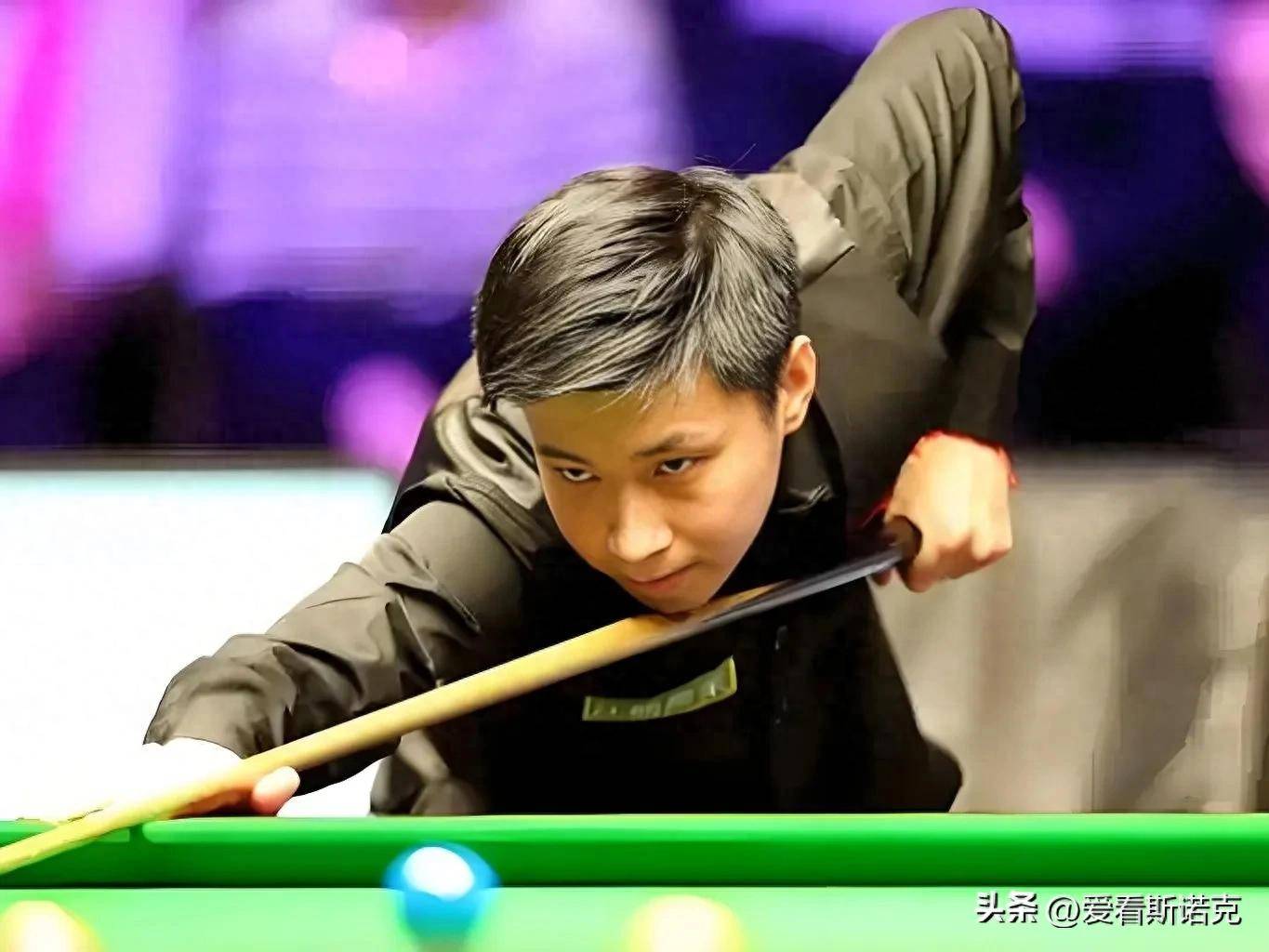 森在球场上 森在球场上