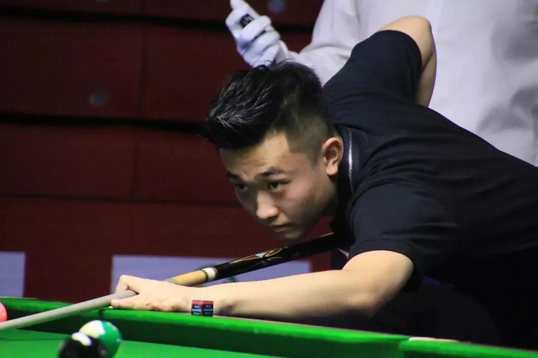 表现出色 表现出色