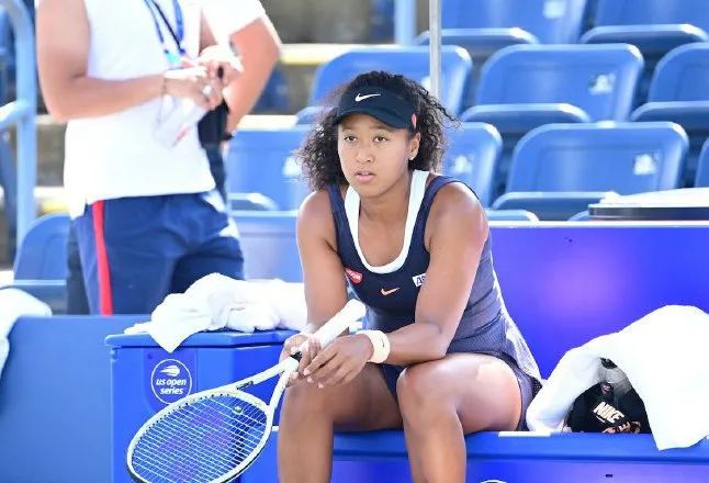 时表现得更 时表现得更