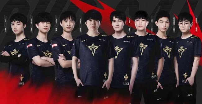 对称的球场 对称的球场